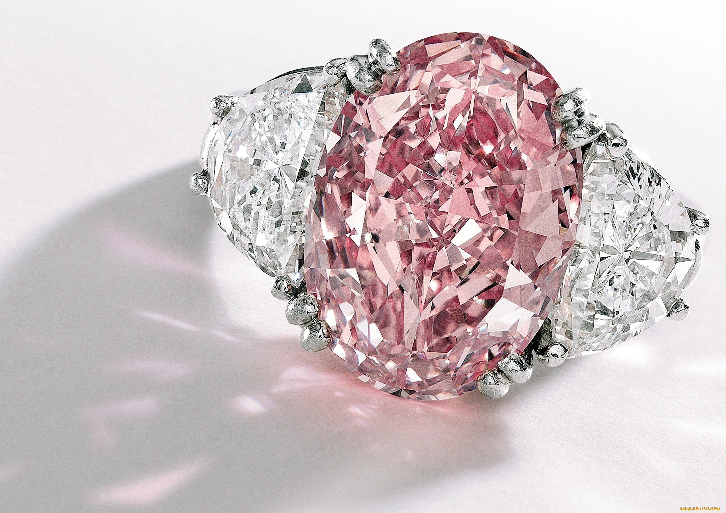 46 1 млн. Кольцо Graff Pink Diamond.